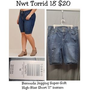 Torrid Bermuda shorts 18 nwt
